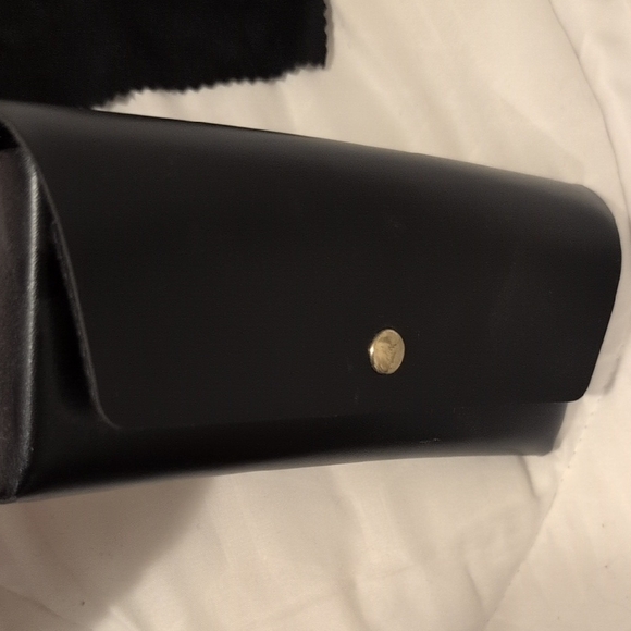 Glasses Case - Picture 3 of 3